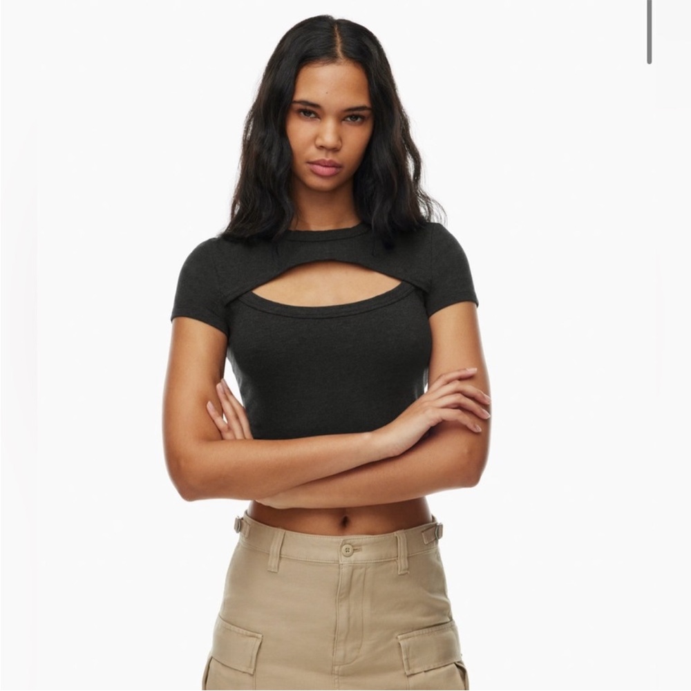 Aritzia TNA chill costa cut out short sleeve